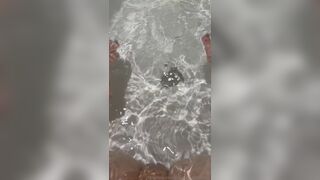 Potato Godzilla Flash Her Nude Pussy Under Water Leak Onlyfans