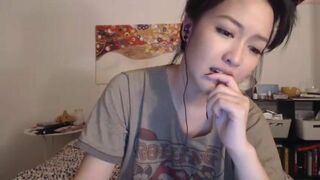 Big Natural Titty Asian Babe Teasing Her Wet Pussy And Fucks With a Dildo In a Live Video