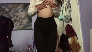 Tiredayzz Showing Her Perfect Natural Tits and Booty Cheeks Video