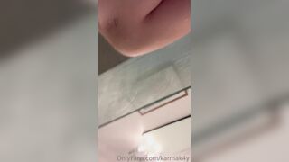 Karmak4y Gorgeous Babe With Nice Tits Twerking Her Booty Cheeks While Bathing Onlyfans Video