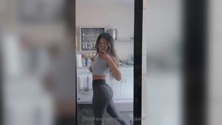 Madisonjaane Revealing Her Big Booty Cheeks Mirror Cam Video