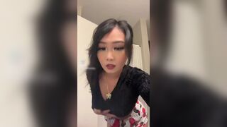 Sexy Bubblebutt Babe Shows Her Juicy Booty Video