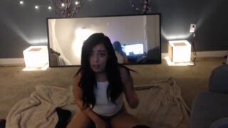 Nami_ Cute Asian Babe Goes Nude and Fucks Her Pussy With a Dildo Video