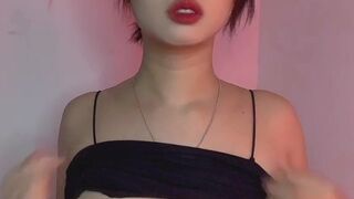 Yee33haw Pretty Babe Rubbing Her Huge Tits Onlyfans Video