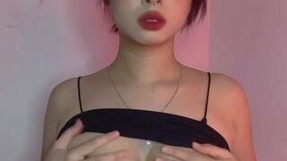 Yee33haw Pretty Babe Rubbing Her Huge Tits Onlyfans Video