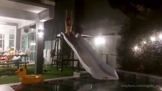 Nigella_pty Asian Slut Bathing In A Swimpool With Naked Onlyfans Video