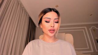 Big Booty Asian Babe Filled Her Pussy With Sex Toys In A Live Show Video